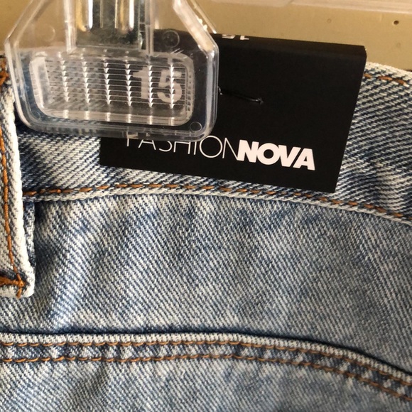 FashionNova Breaking Chains Straight Leg Jeans - Picture 9 of 13